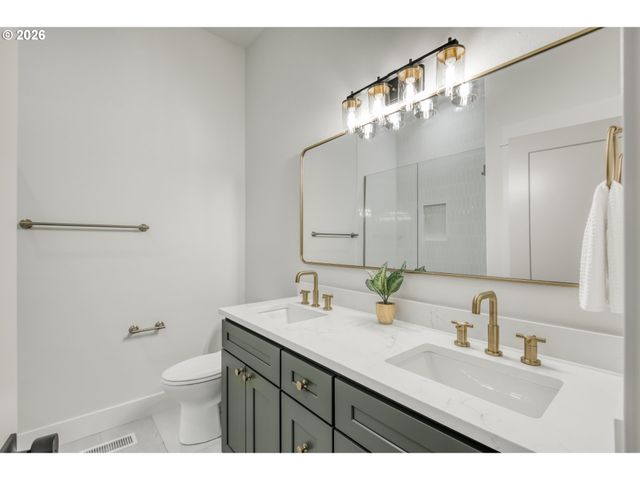 15800 Sw WINDHAM Ter, Tigard, OR 97224