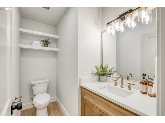 15800 Sw WINDHAM Ter, Tigard, OR 97224