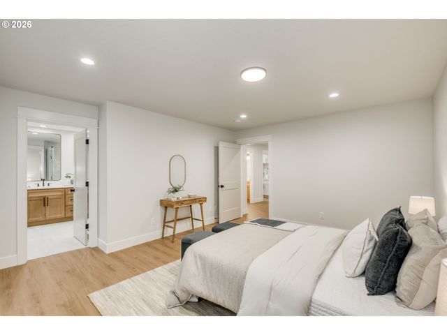 15800 Sw WINDHAM Ter, Tigard, OR 97224