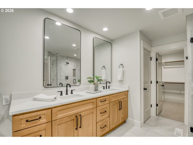 15800 Sw WINDHAM Ter, Tigard, OR 97224