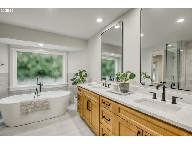 15800 Sw WINDHAM Ter, Tigard, OR 97224