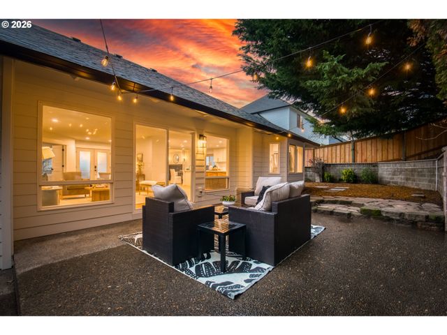 15800 Sw WINDHAM Ter, Tigard, OR 97224