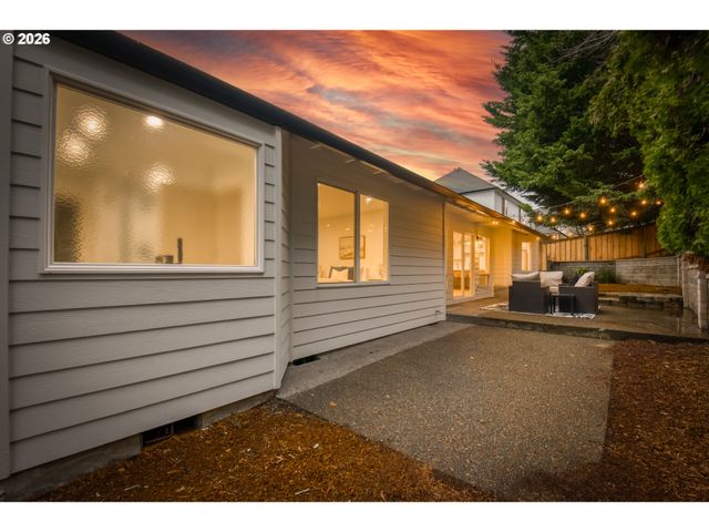 15800 Sw WINDHAM Ter, Tigard, OR 97224