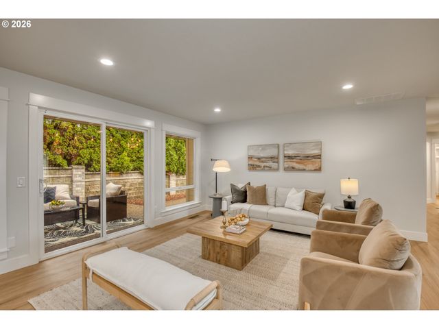 15800 Sw WINDHAM Ter, Tigard, OR 97224