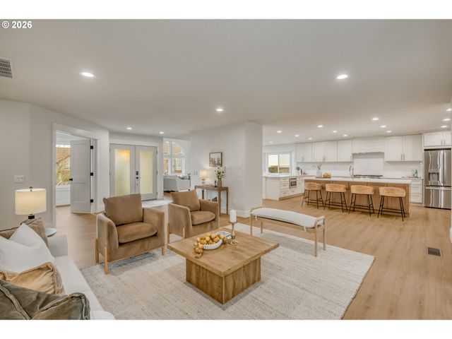 15800 Sw WINDHAM Ter, Tigard, OR 97224