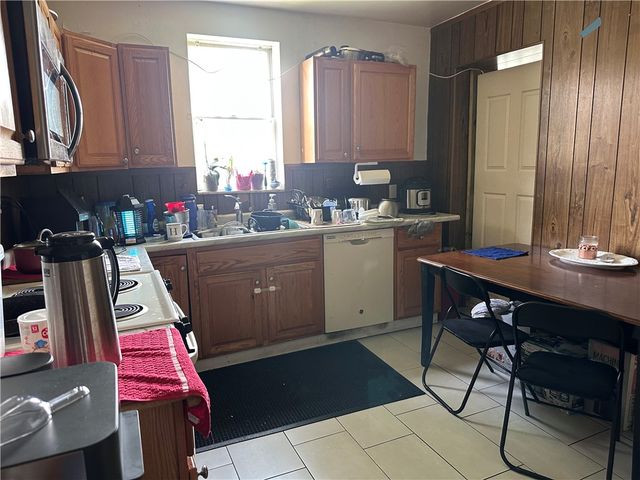 340 Park Rd, Ambridge, PA 15003
