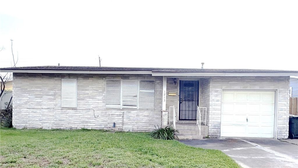 1213 Belmeade Dr, Corpus Christi, TX 78412 — exterior