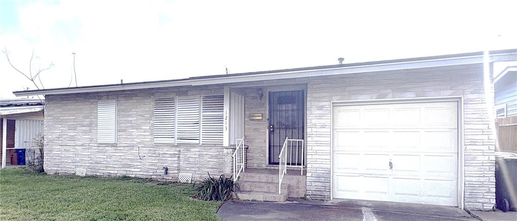 1213 Belmeade Dr, Corpus Christi, TX 78412 — photo 2