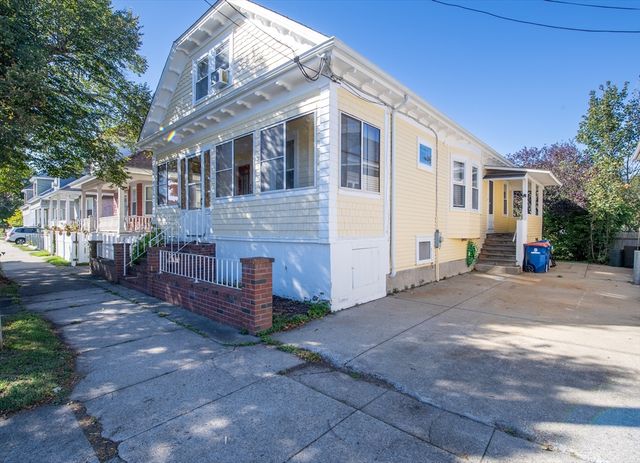 89 Norman Street, New Bedford, MA 02744