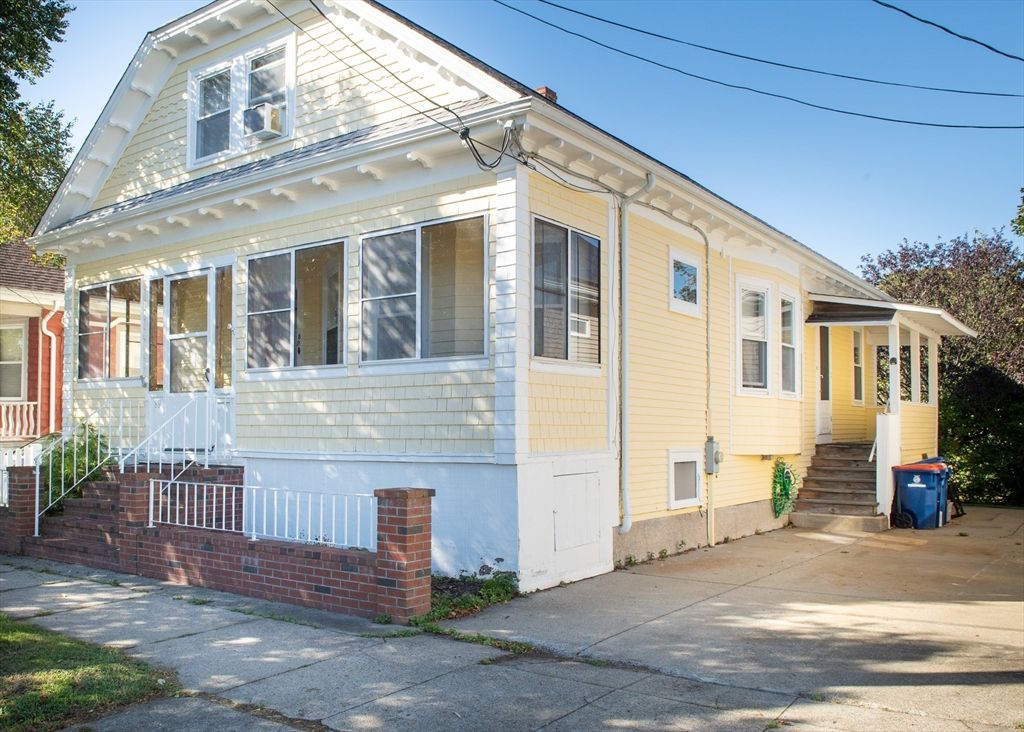 89 Norman Street, New Bedford, MA 02744