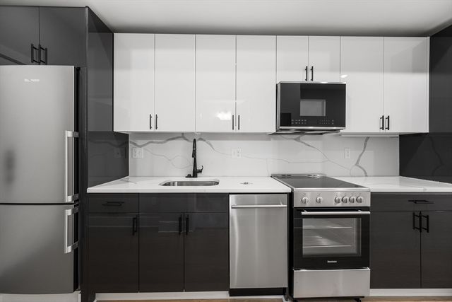 872 Broadway 205, Somerville, MA 02144