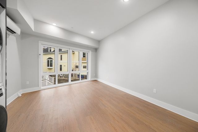 872 Broadway 205, Somerville, MA 02144