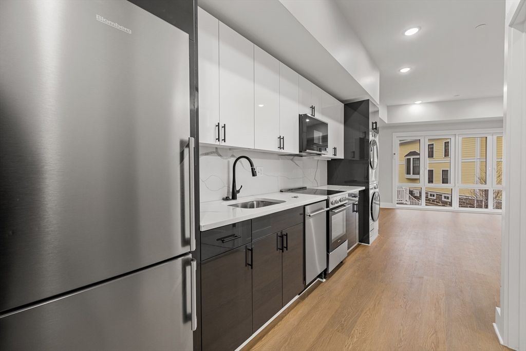 872 Broadway 205, Somerville, MA 02144