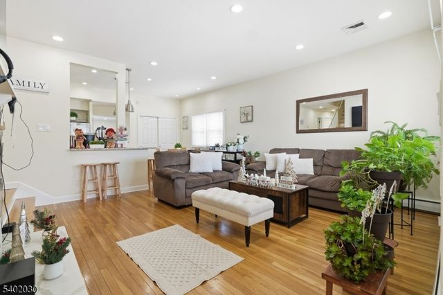 77 Ethel St, Woodbridge Twp., NJ 08840