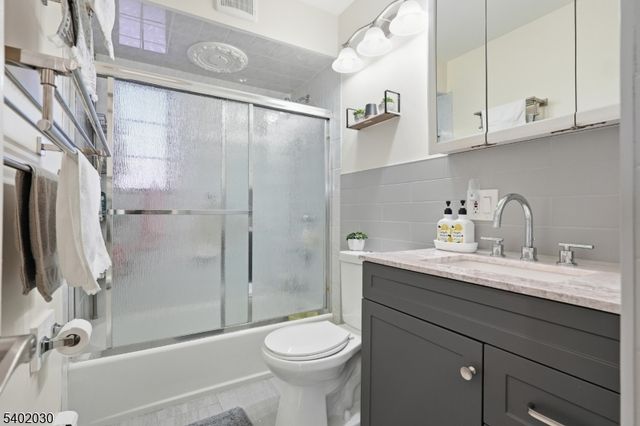 77 Ethel St, Woodbridge Twp., NJ 08840