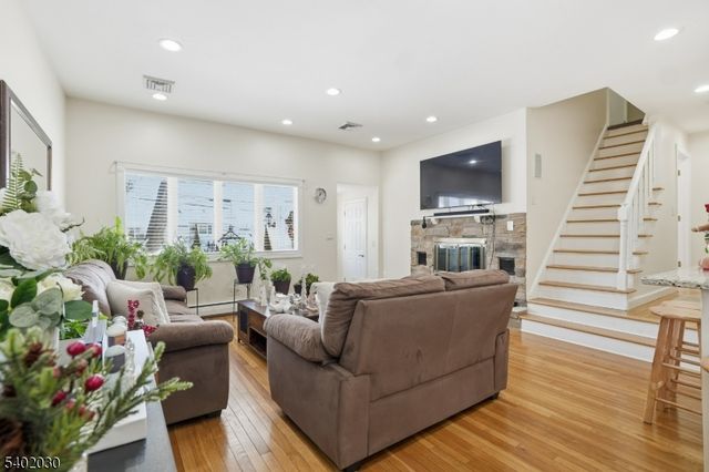 77 Ethel St, Woodbridge Twp., NJ 08840