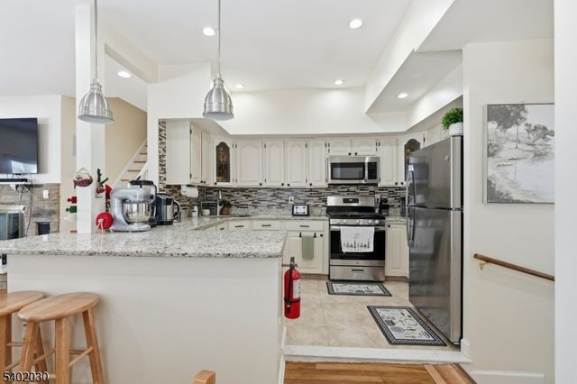 77 Ethel St, Woodbridge Twp., NJ 08840