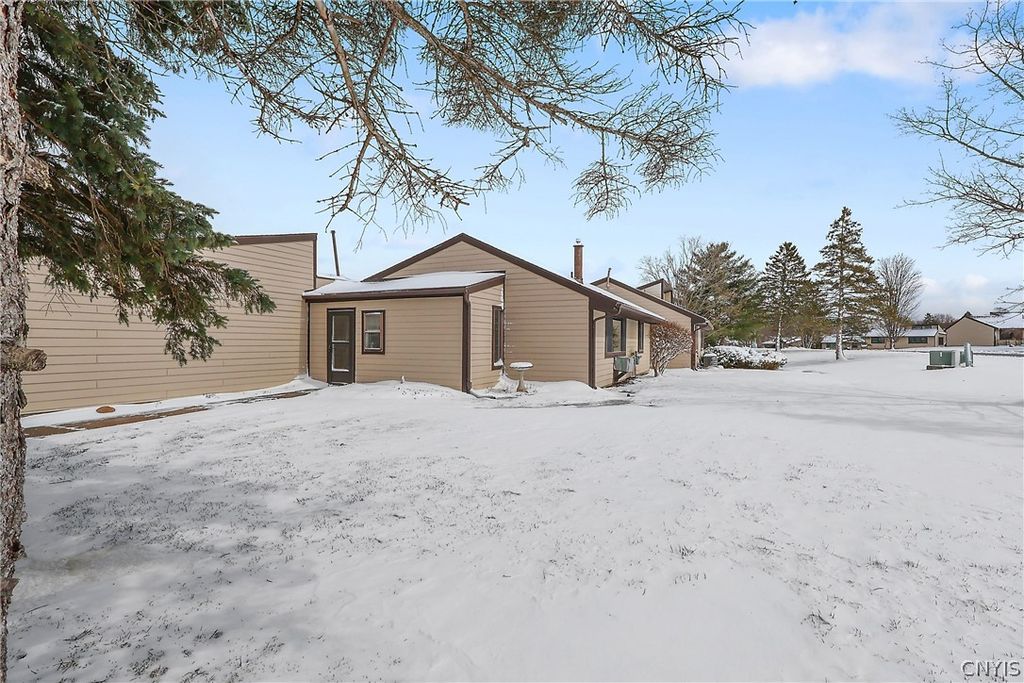 739 Village Boulevard South, Van Buren, NY 13027