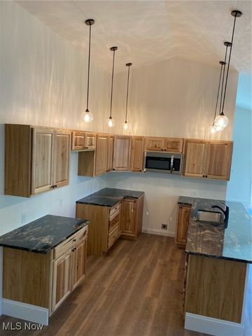 10176 Dupont Avenue, Columbia Station, OH 44028