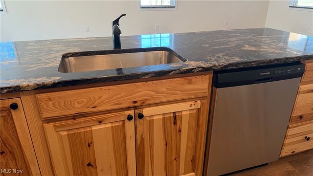 10176 Dupont Avenue, Columbia Station, OH 44028