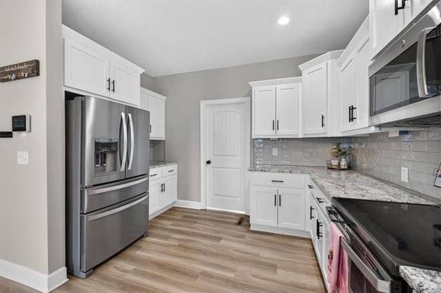 602 Ridgeview Drive, Grain Valley, MO 64029