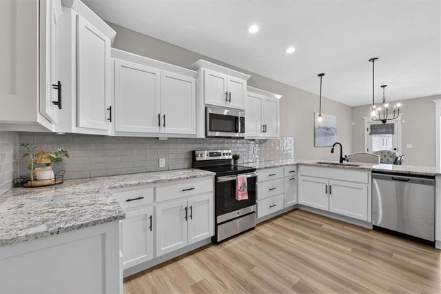 602 Ridgeview Drive, Grain Valley, MO 64029