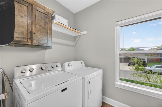 602 Ridgeview Drive, Grain Valley, MO 64029