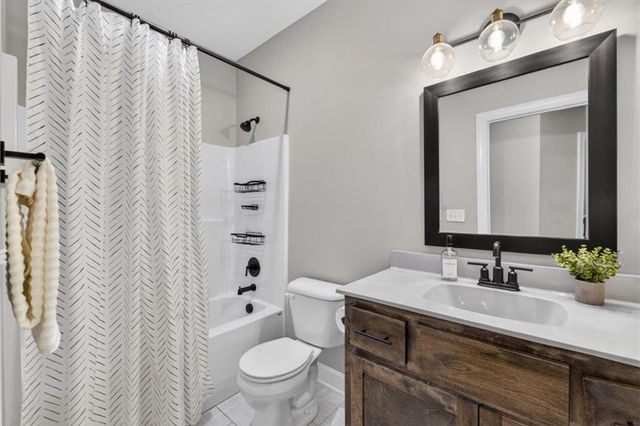 602 Ridgeview Drive, Grain Valley, MO 64029