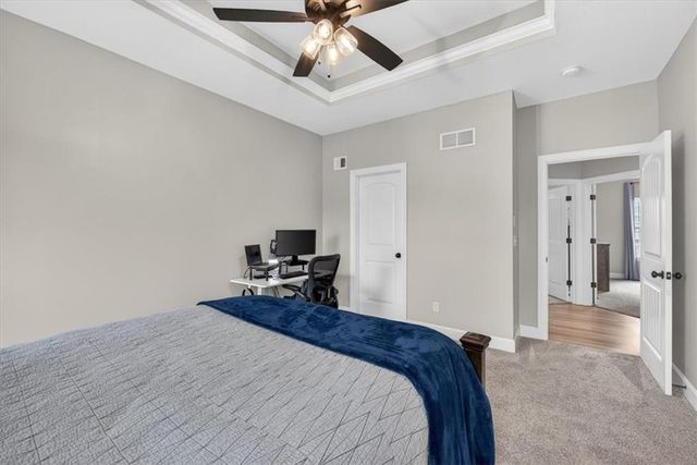 602 Ridgeview Drive, Grain Valley, MO 64029