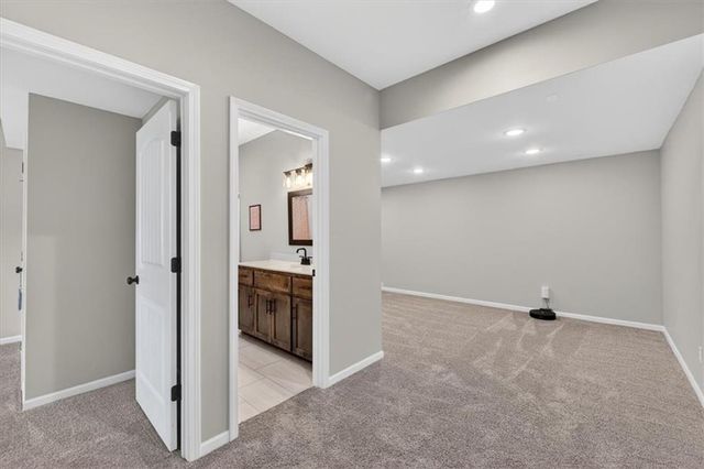 602 Ridgeview Drive, Grain Valley, MO 64029