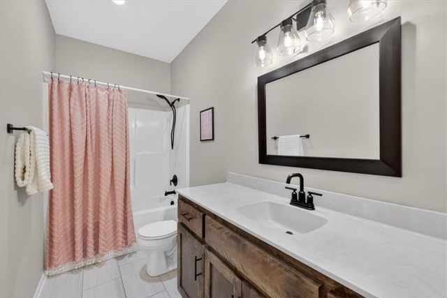 602 Ridgeview Drive, Grain Valley, MO 64029