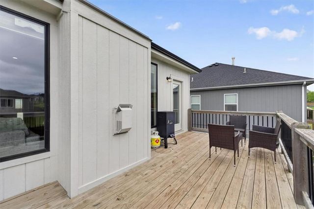 602 Ridgeview Drive, Grain Valley, MO 64029