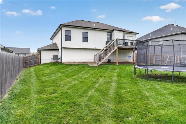 602 Ridgeview Drive, Grain Valley, MO 64029