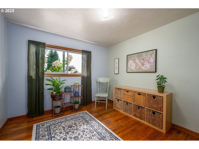 29497 S MERIDIAN Rd, Hubbard, OR 97032