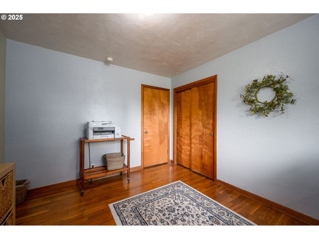 29497 S MERIDIAN Rd, Hubbard, OR 97032