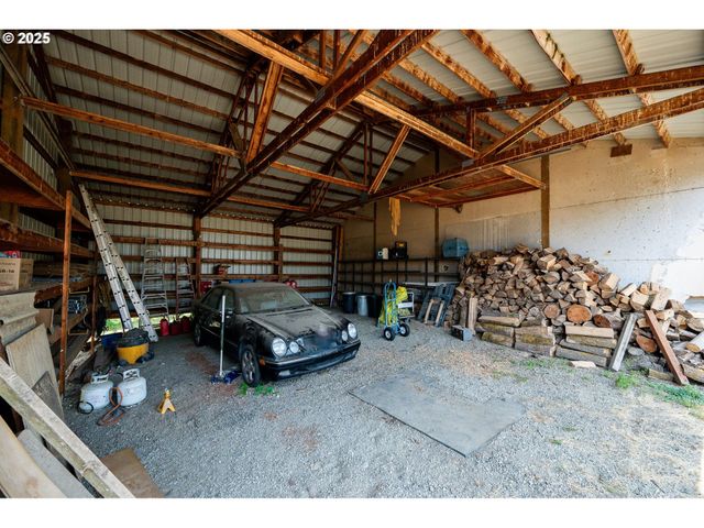 29497 S MERIDIAN Rd, Hubbard, OR 97032