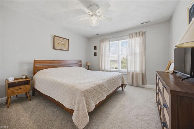 409 Torre Pine CT, Chesapeake, VA 23322
