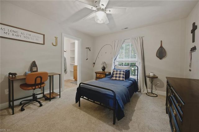 409 Torre Pine CT, Chesapeake, VA 23322