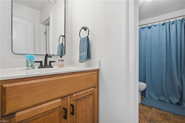409 Torre Pine CT, Chesapeake, VA 23322