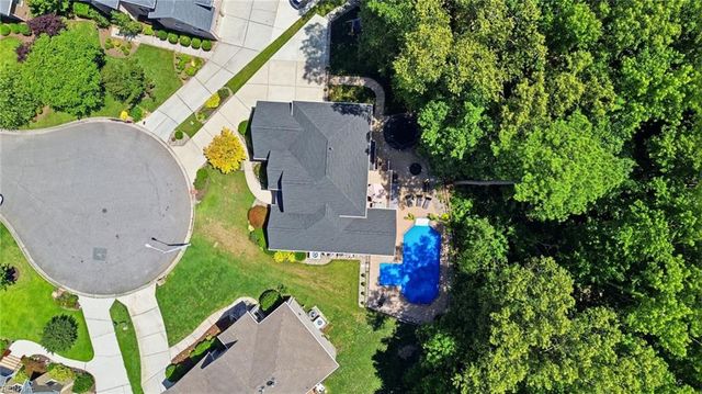 409 Torre Pine CT, Chesapeake, VA 23322