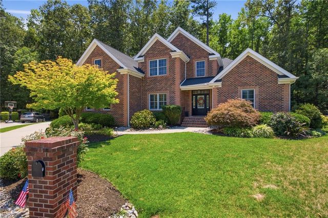 409 Torre Pine CT, Chesapeake, VA 23322