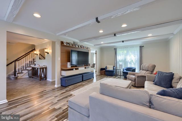 483 WOODCREST DR, Mechanicsburg, PA 17050