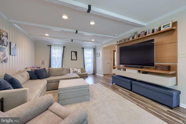 483 WOODCREST DR, Mechanicsburg, PA 17050