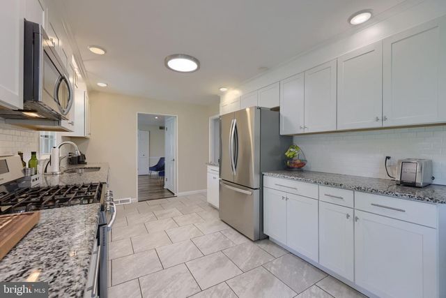 483 WOODCREST DR, Mechanicsburg, PA 17050