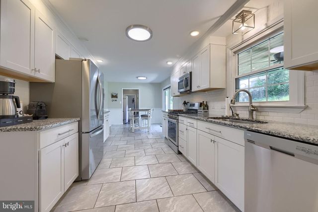 483 WOODCREST DR, Mechanicsburg, PA 17050