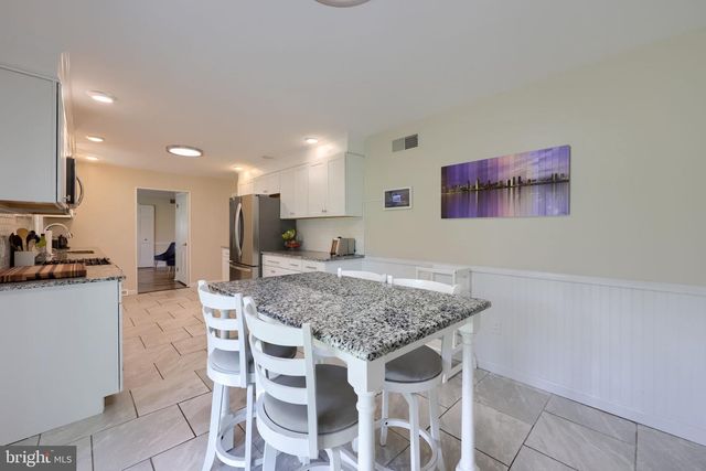 483 WOODCREST DR, Mechanicsburg, PA 17050