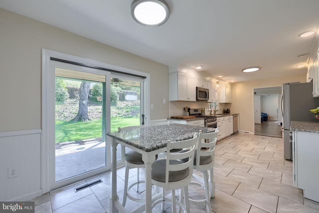 483 WOODCREST DR, Mechanicsburg, PA 17050