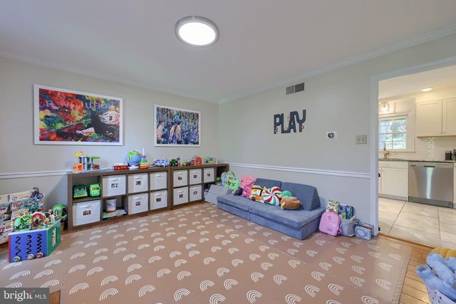 483 WOODCREST DR, Mechanicsburg, PA 17050