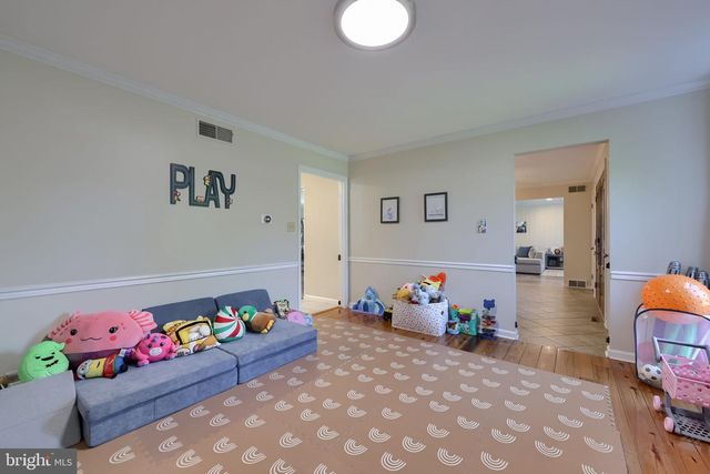 483 WOODCREST DR, Mechanicsburg, PA 17050