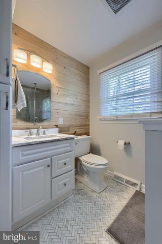 483 WOODCREST DR, Mechanicsburg, PA 17050